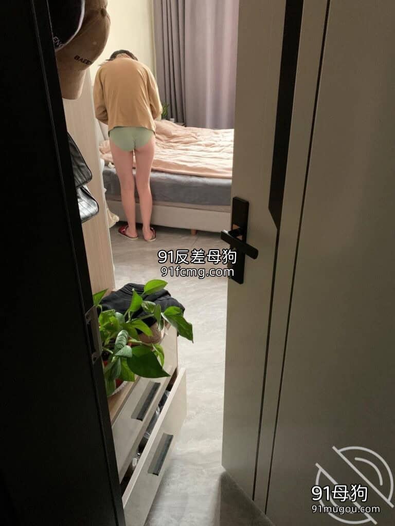 原创大神心机男用催情药先后把妈妈和姐姐给干了-3